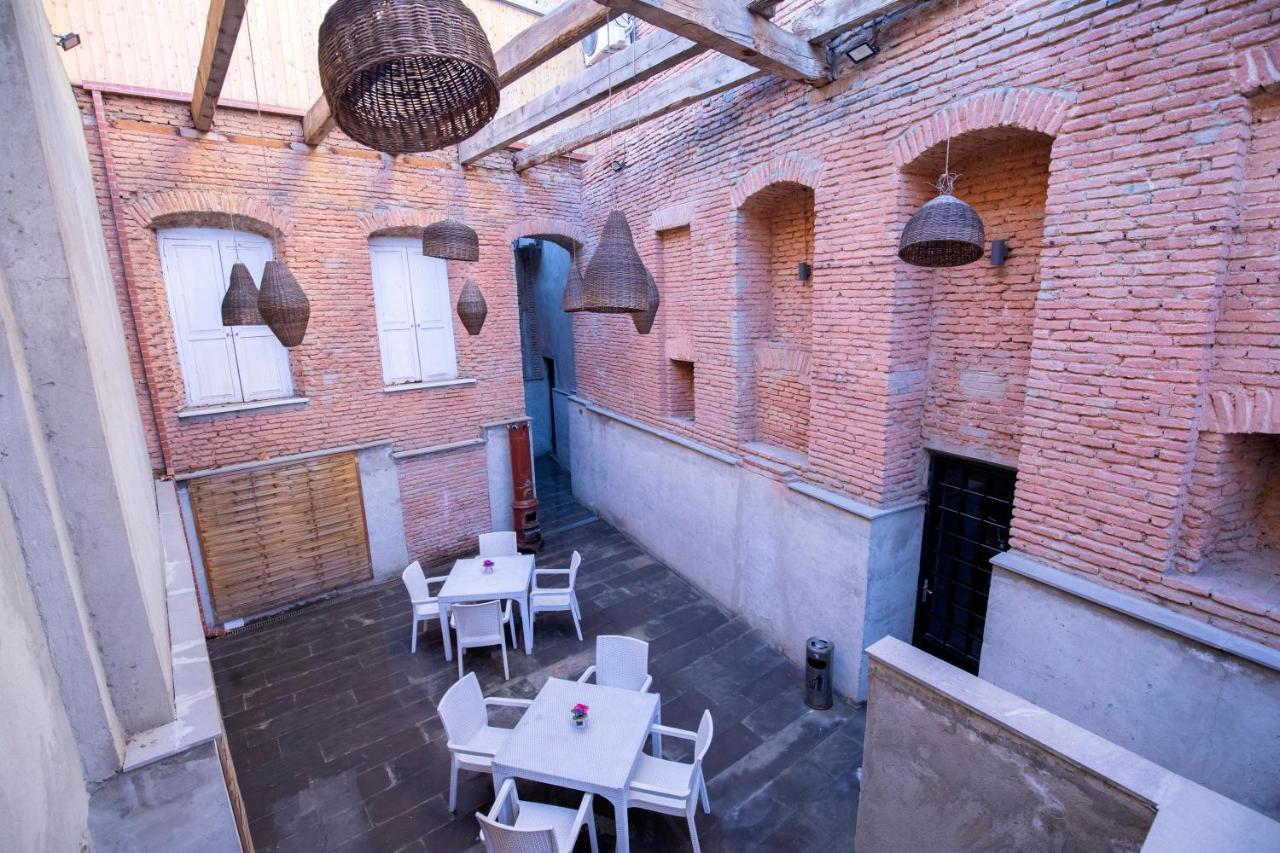 History Of Tbilisi Hotell Exteriör bild